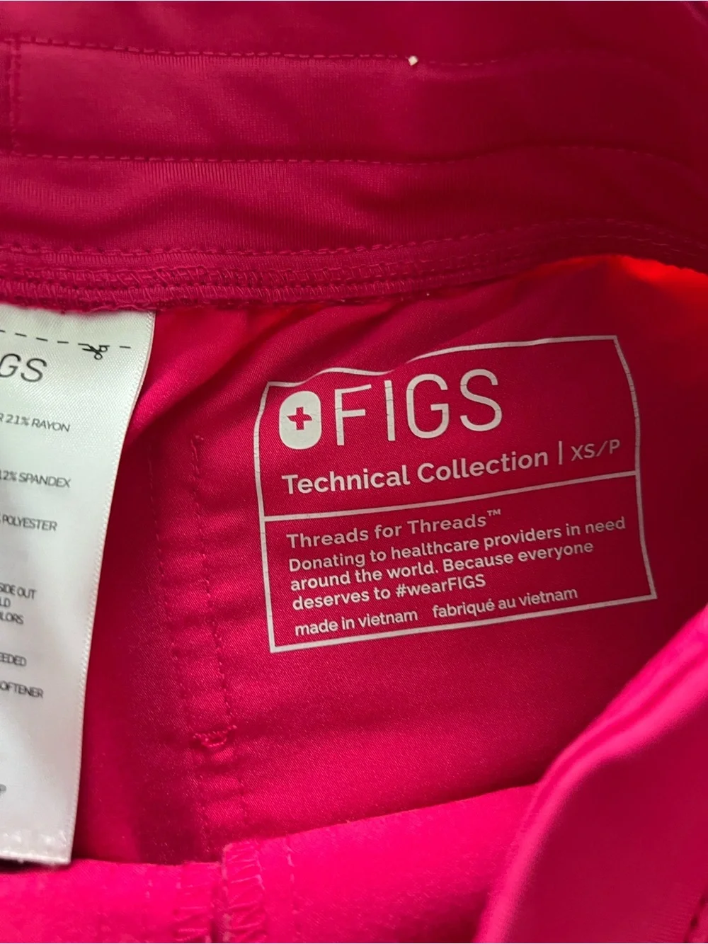 FIGS Pink Scrub Set Catarina Top S | Zamora Jogger Pants XS Petite FIONx Medical